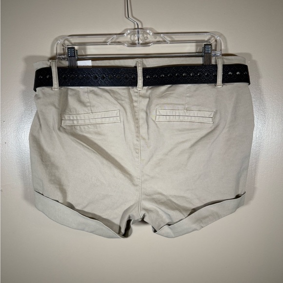 NWT Torrid Stone Belted Twill Shorts size 12 - Picture 2 of 6